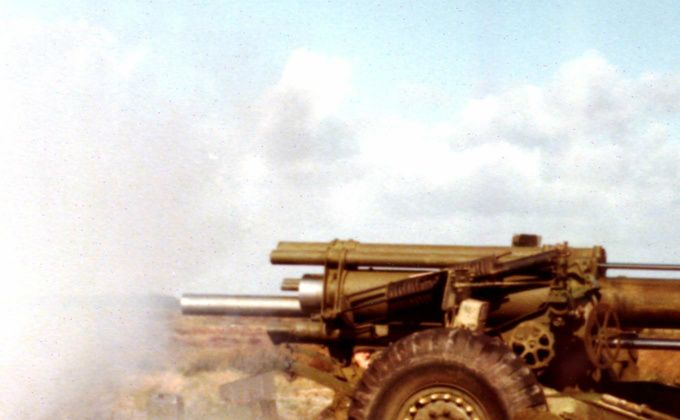 155 mm HB M/50 under direkte skydning i Oksbøl.